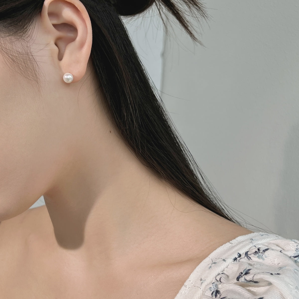 [LoveMore Jewelry]Delicate Pearl Earrings