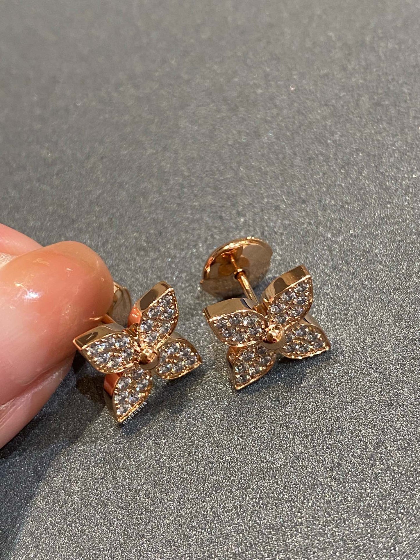 [LoveMore Jewelry]STAR DIAMOND EARRINGS