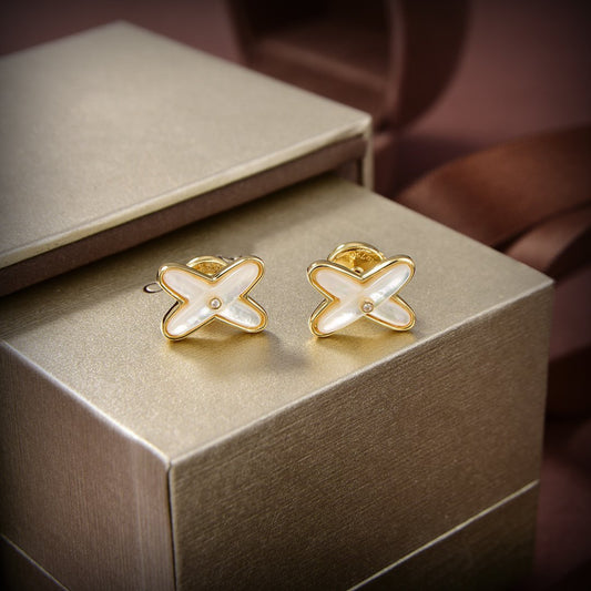 [LoveMore Jewelry]JEUX DE WHITE MOP GOLD DIAMOND EARRINGS
